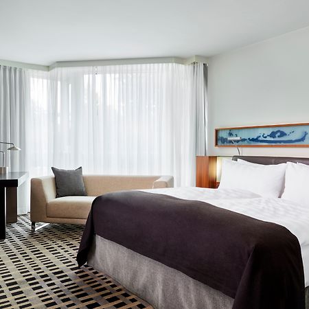 Intercontinental Berlin By Ihg Hotel Bagian luar foto A room at the hotel