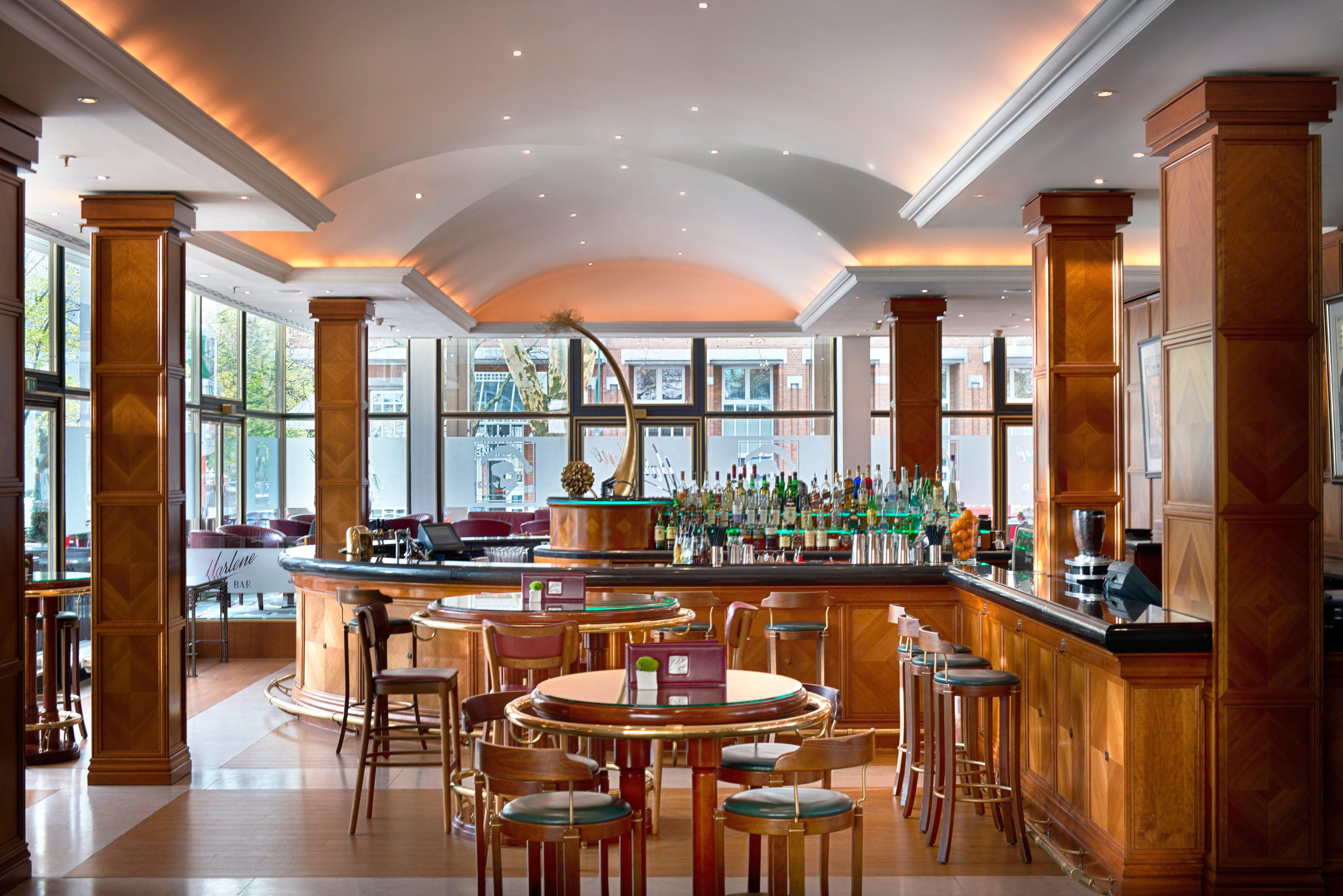 Intercontinental Berlin By Ihg Hotel Bagian luar foto The bar at the InterContinental London
