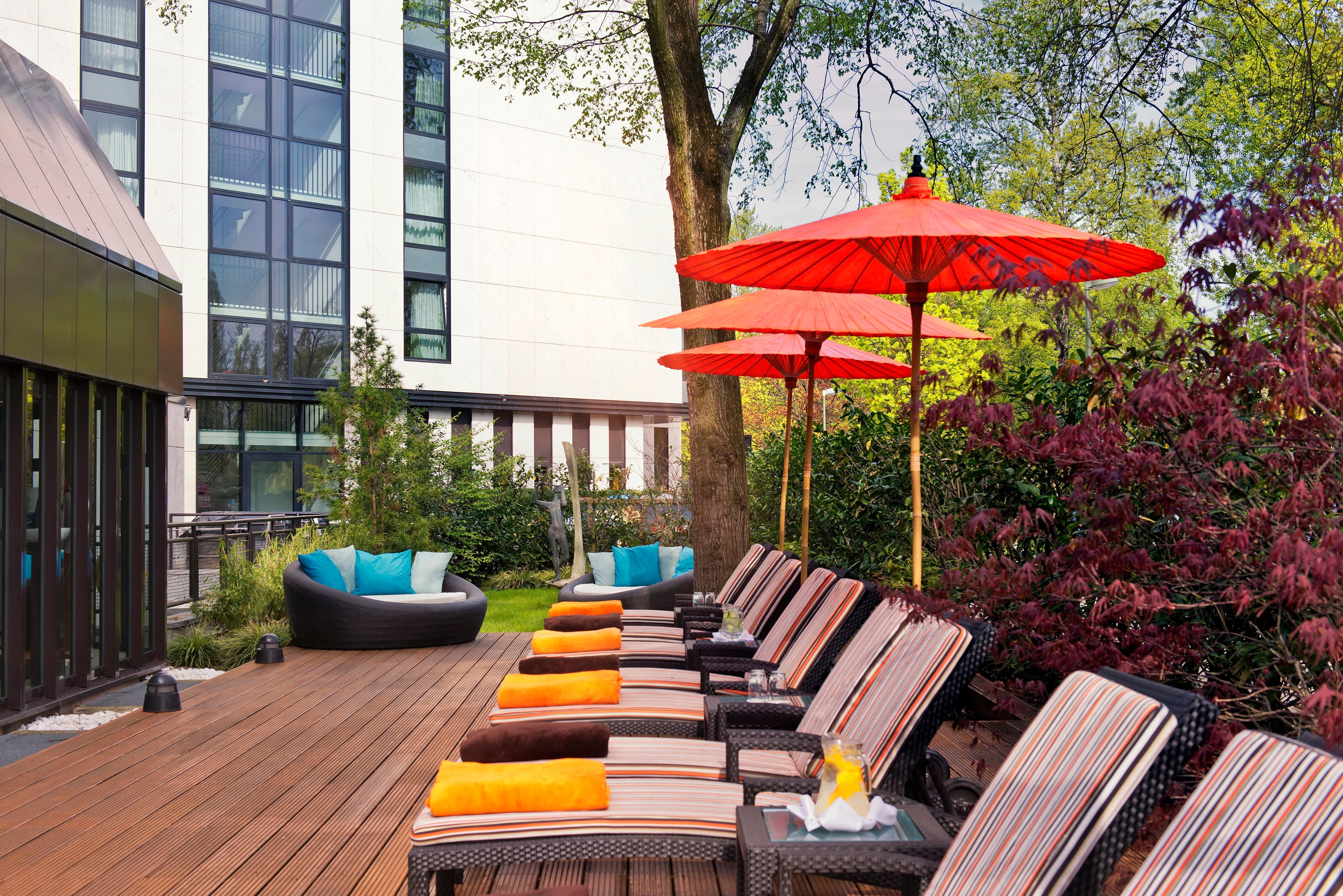 Intercontinental Berlin By Ihg Hotel Bagian luar foto The pool at the W London