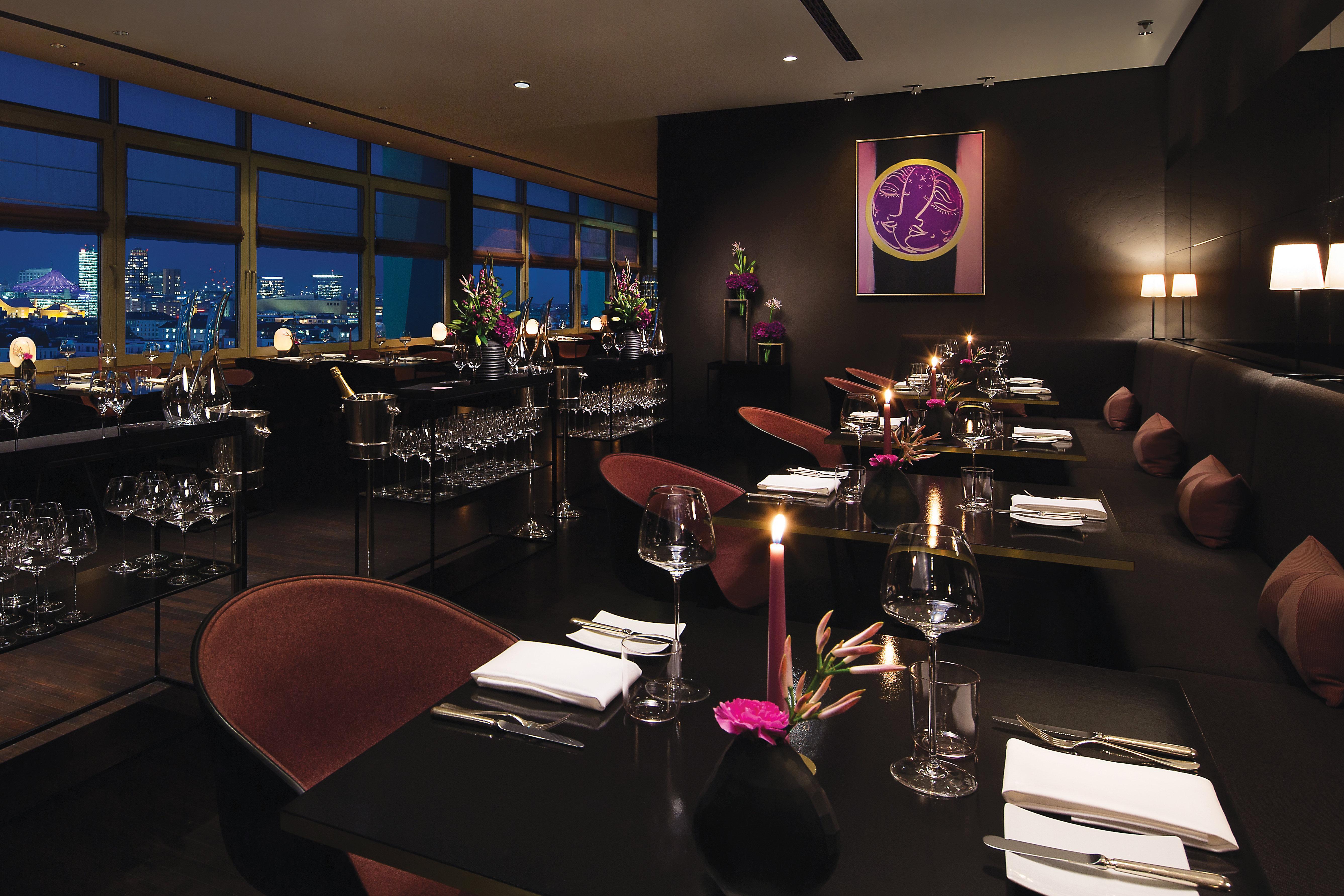 Intercontinental Berlin By Ihg Hotel Bagian luar foto The interior of the restaurant