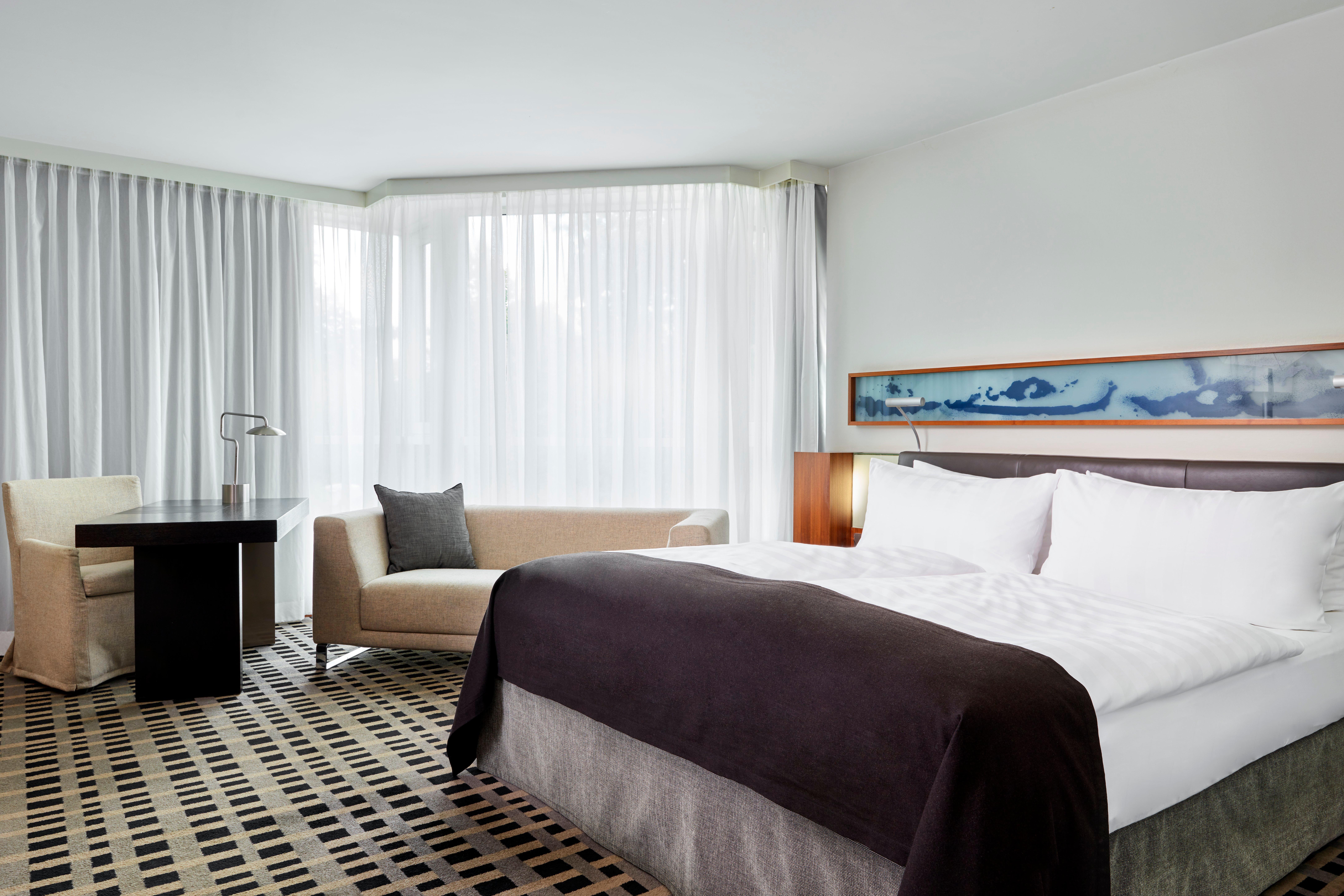 Intercontinental Berlin By Ihg Hotel Bagian luar foto A room at the hotel
