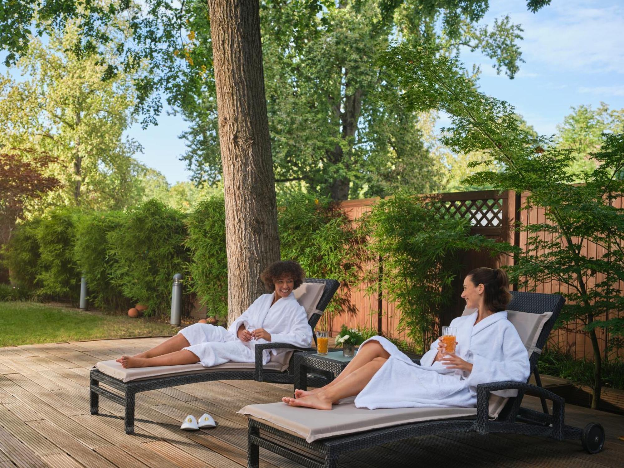 Intercontinental Berlin By Ihg Hotel Bagian luar foto Spa at The Lodge at Sun Valley Resort